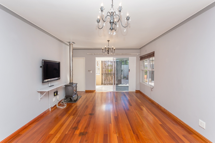 To Let 4 Bedroom Property for Rent in Sunningdale Western Cape